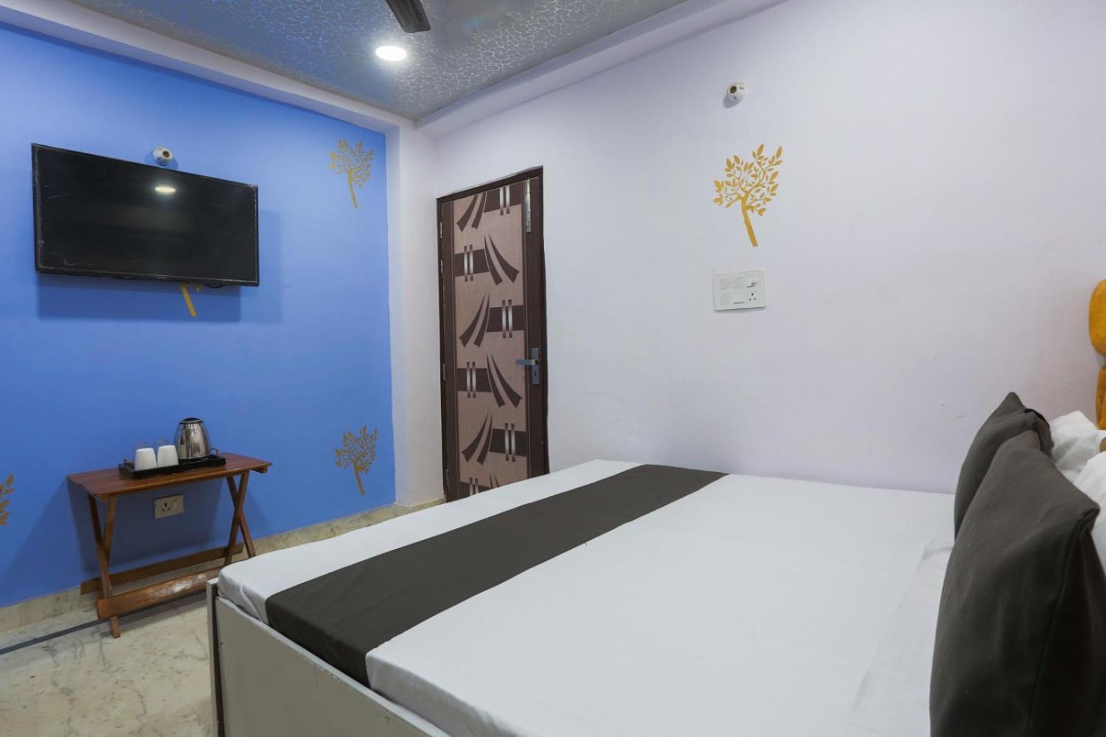Flips With Mykonos Guest House Нью-Дели Экстерьер фото